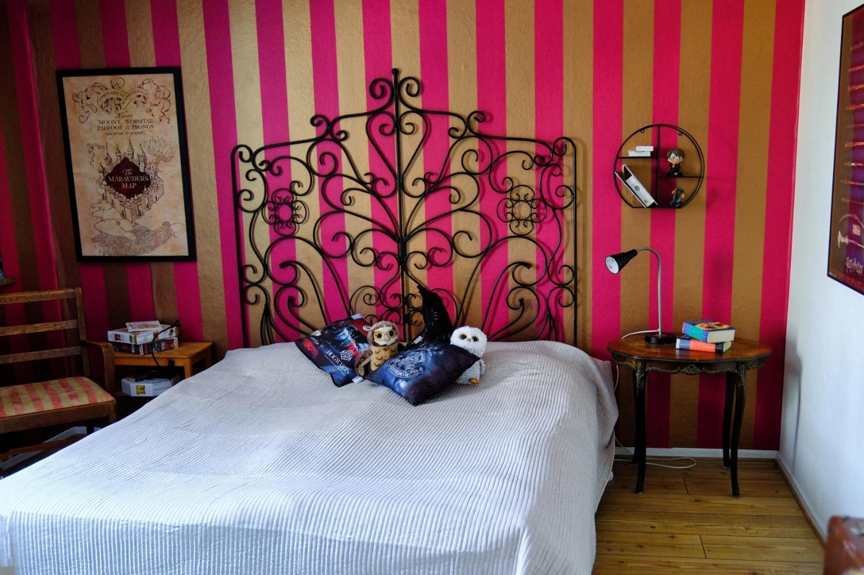 Bed And Books Pa Oesterlens Gaesthaerbaerge Glemminge Buitenkant foto