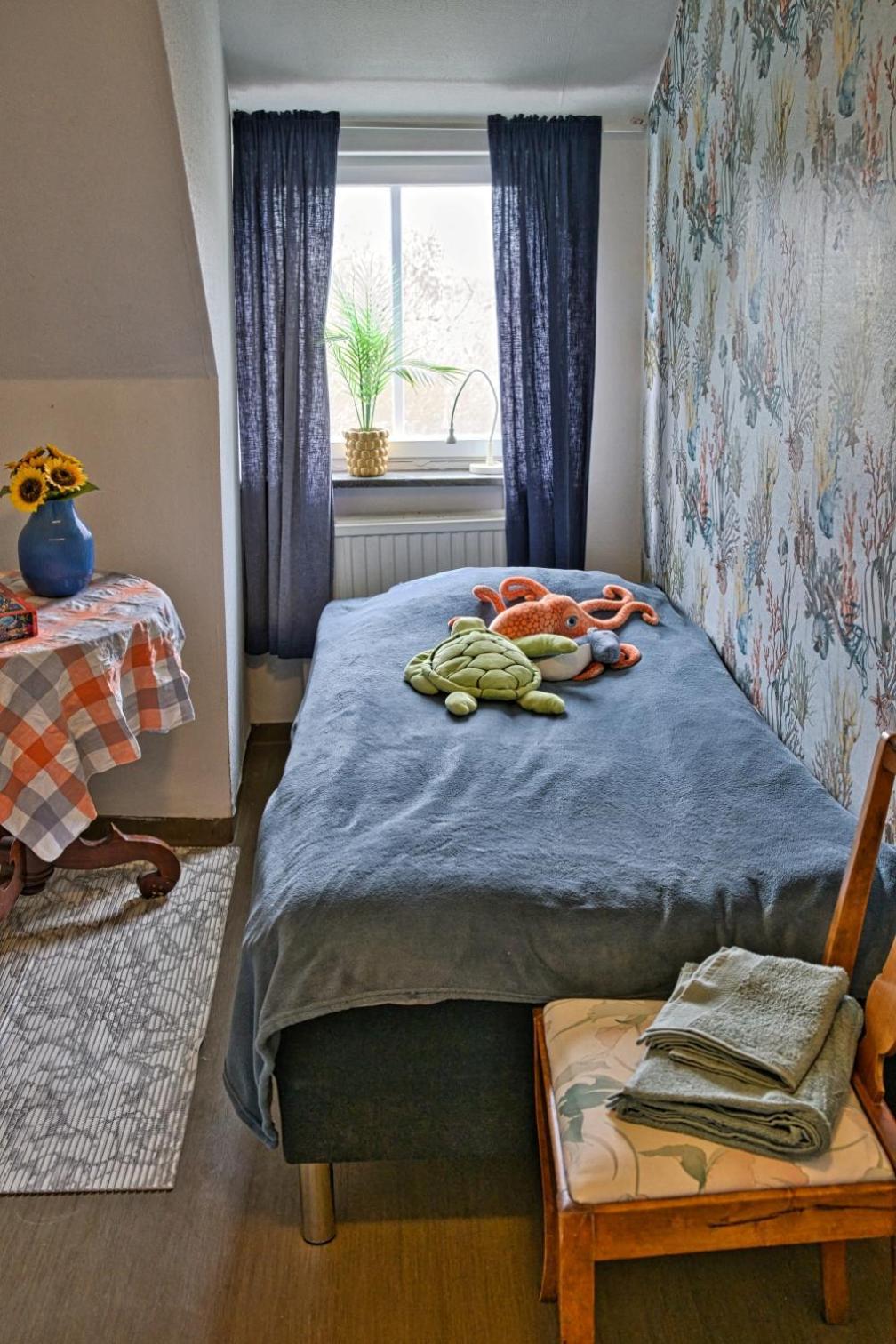 Bed And Books Pa Oesterlens Gaesthaerbaerge Glemminge Buitenkant foto