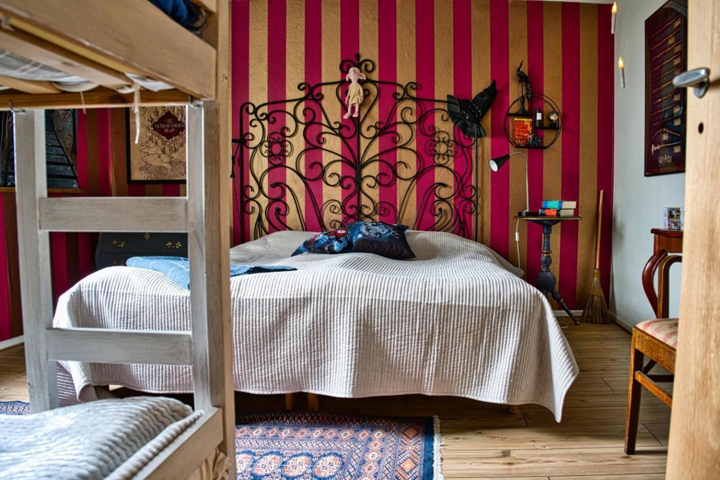 Bed And Books Pa Oesterlens Gaesthaerbaerge Glemminge Buitenkant foto